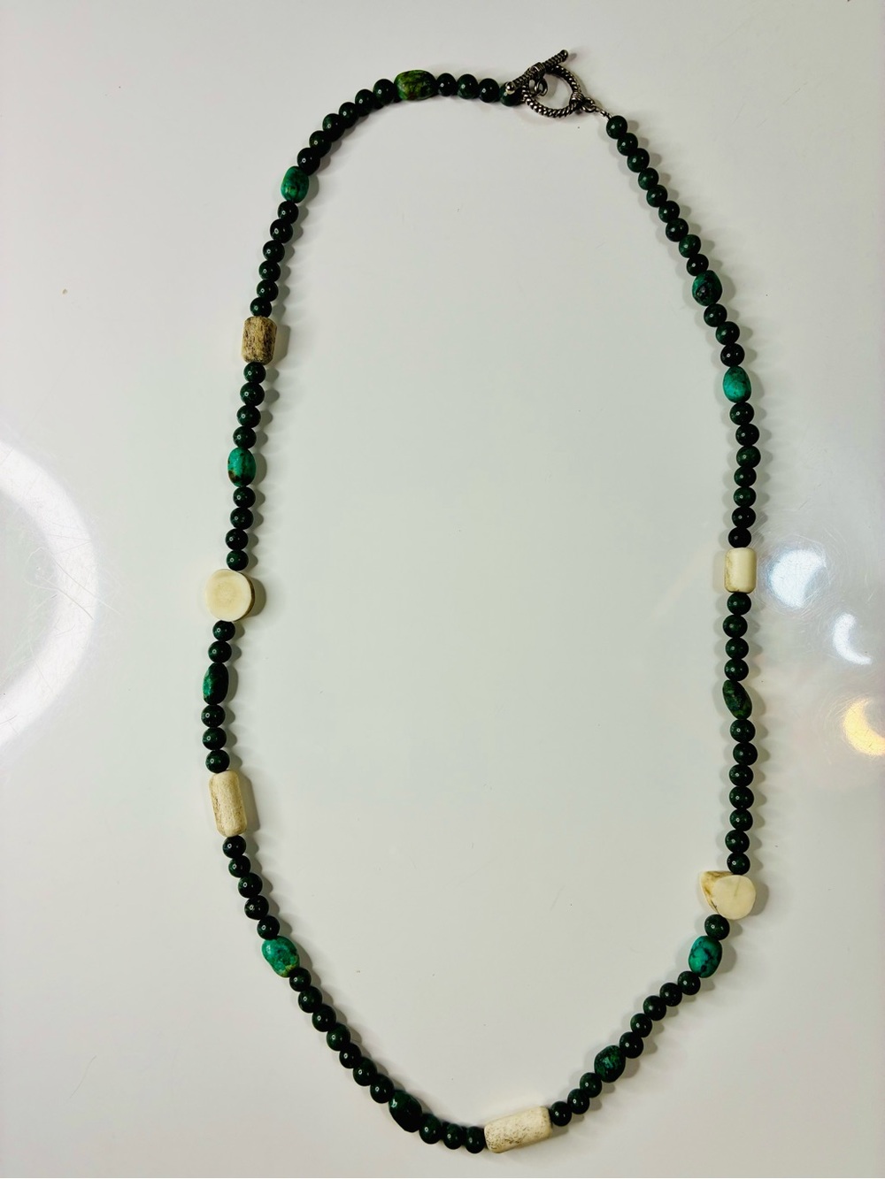 Green Natural Stone Beaded Necklace Cream Accents Toggle Clasp Easy Boho Chic - Picture 2 of 13